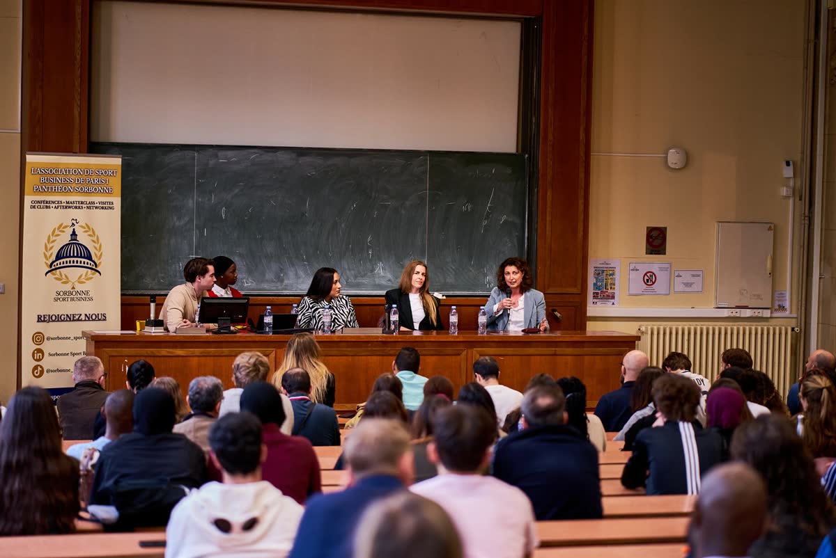 Table ronde d'intervenants